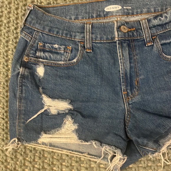 Old Navy Destroyed Boyfriend Denim shorts - Picture 2 of 7